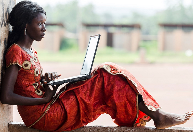 African-girl-with-laptop_ThinkStock_780x443